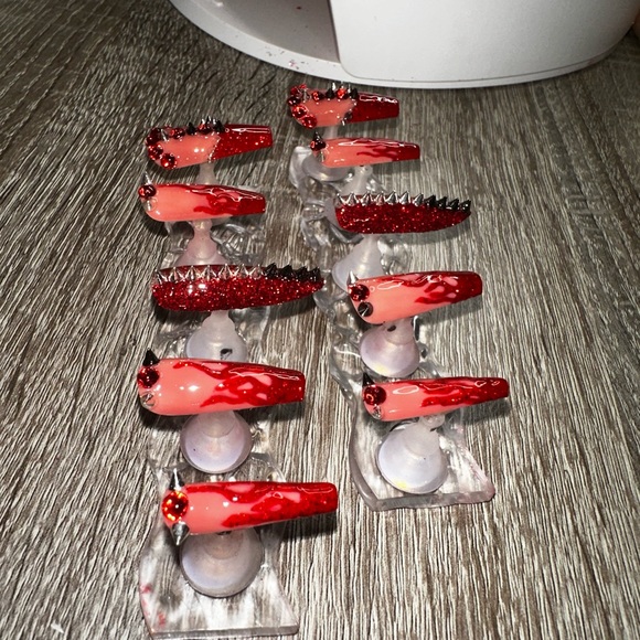 Red flames glitter spikes and bling!? Yes please! Gorgeous unique set! - Picture 2 of 16